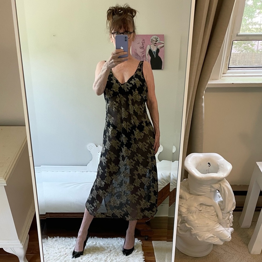 VINTAGE BLACK SHEER NIGHTGOWN GOLD METALLIC EMBOSSED FOLIAGE SIDE SLITS